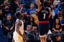 开云体育官方网站-火箭主场击败独行侠，哈登表现抢眼