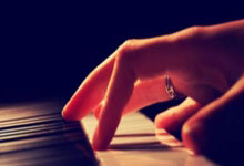 开云APP-马来西亚羽毛球队血洗泰国,谌龙关键制胜,刷新国羽荣耀新篇章